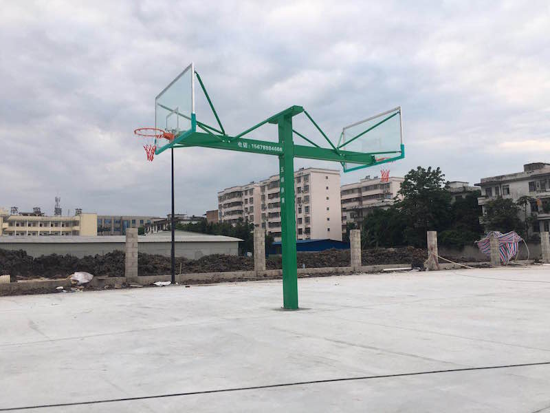 桂林某中學體育場籃球架定制